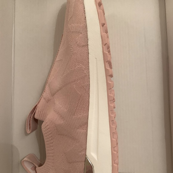 MICHAEL MICHAEL KORS
BODIE SLIP ON Women 7.5 Dusty Rose - Picture 4 of 4